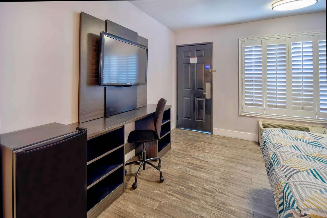 6-inglewood, Ca 2* Inglewood