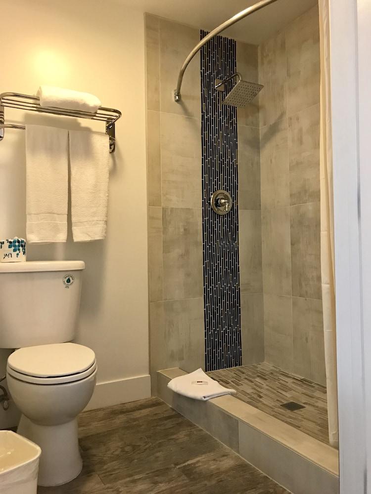6-inglewood, Ca 2* Inglewood